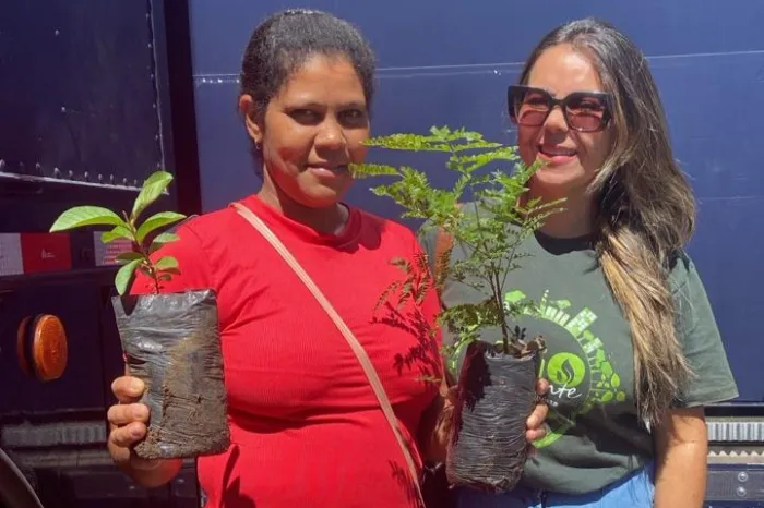 Semma promove educação ambiental e distribuição de mudas no Posto Benito Gama