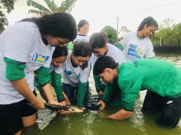 Aulas  de piscicultura contemplam alunos dos cursos técnicos em zootecnia, agropecuária, agronegócio e agroecologia