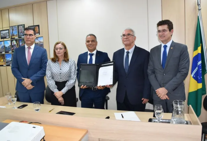 Assinatura foi realizada na sede da Procuradoria-Geral do Estado