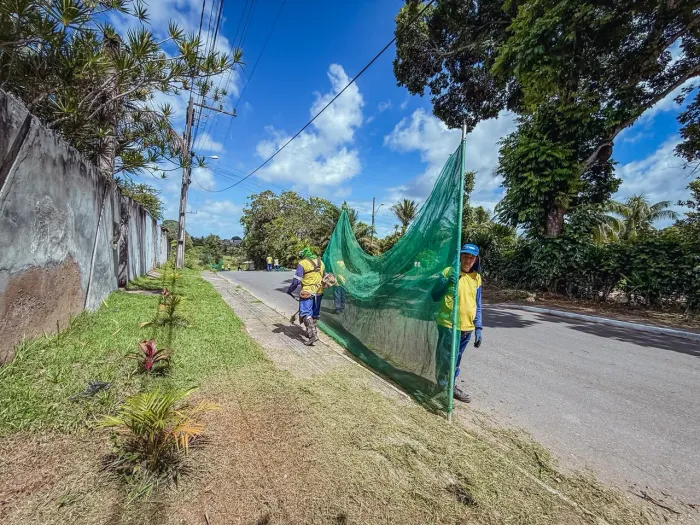 Prefeitura realiza mutirão de limpeza em Areia Branca
