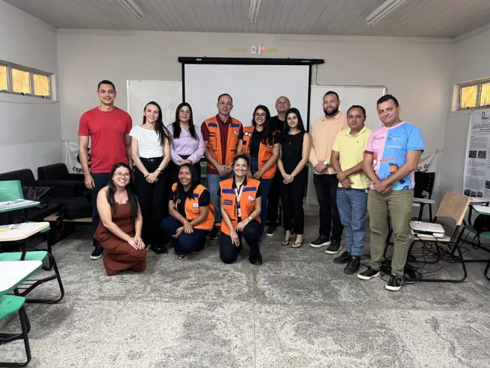 Defesa Civil do Piauí reforça monitoramento comunitário com instalação de pluviômetros no litoral