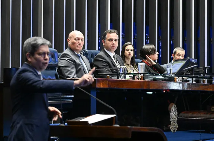 Sessão pelos 30 anos do UOL aponta jornalismo contra desinformação