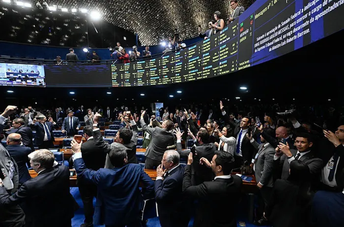 Reação do Plenário no momento em que foi divulgado o resultado da votação credito=