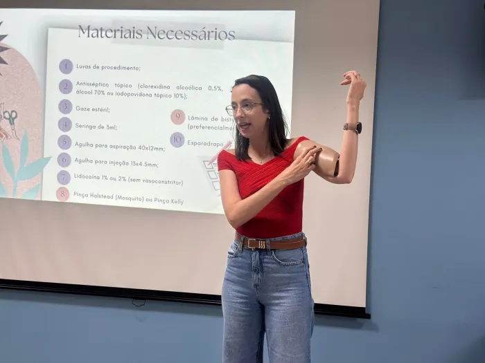 Alagoinhas capacita médicos para inserção de implantes contraceptivos de longa duração na Atenção Básica