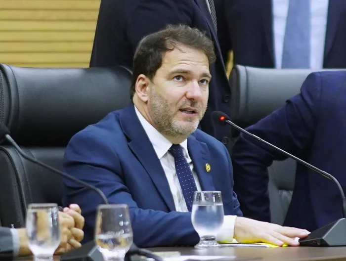  Parlamentar durante sessão legislativa da Alero (Foto: Rafael Oliveira I Secom ALE/RO)