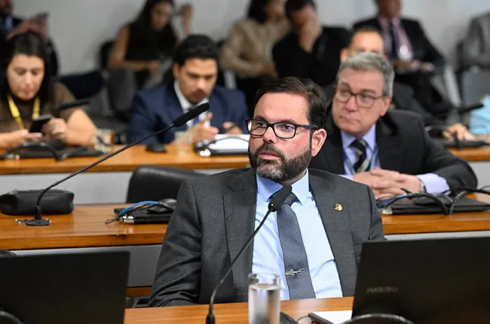 Seif destacou que setor fornece 60% do pescado consumido no Brasil, sendo estratégica para a segurança alimentar - Foto: Carlos Moura/Agência Senado