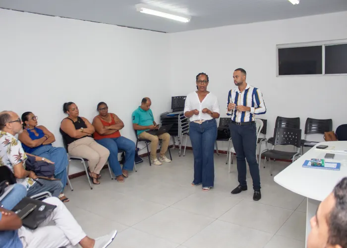 Gestores da rede municipal de ensino alinham execução do Programa Bolsa EJA após lançamento oficial