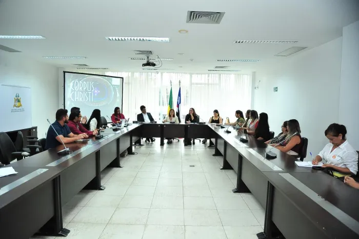 Frente Parlamentar Católica discute ações para festividades de Corpus Christi 2026