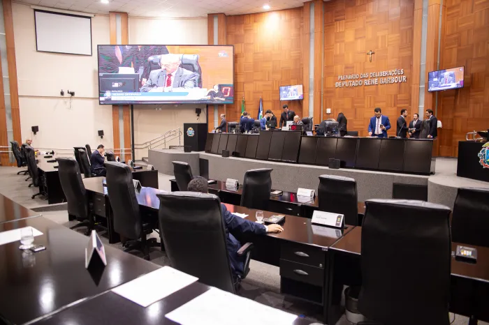 Os deputados aprovaram dispensa de pauta para o PL 491/2026Foto: ANGELO VARELA / ALMT