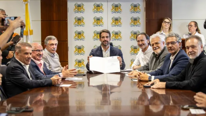 Eduardo Leite assina ordem de início para obras de recuperação da ERS-437, da ERS-448 e da RSC-453, na Serra
