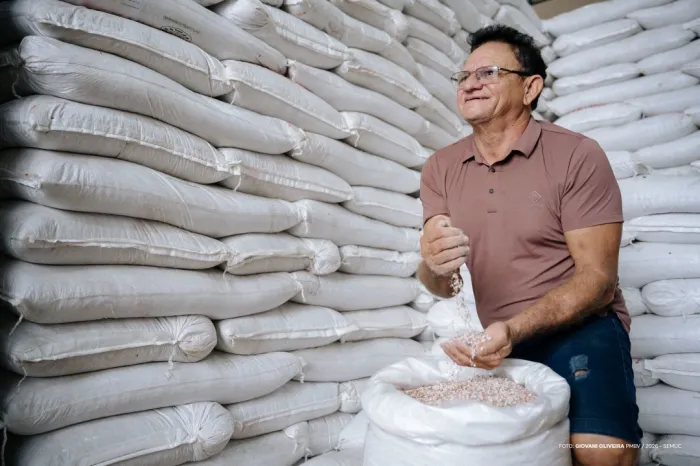 Prefeitura inicia entrega de 700 toneladas de insumos a agricultores de Boa Vista