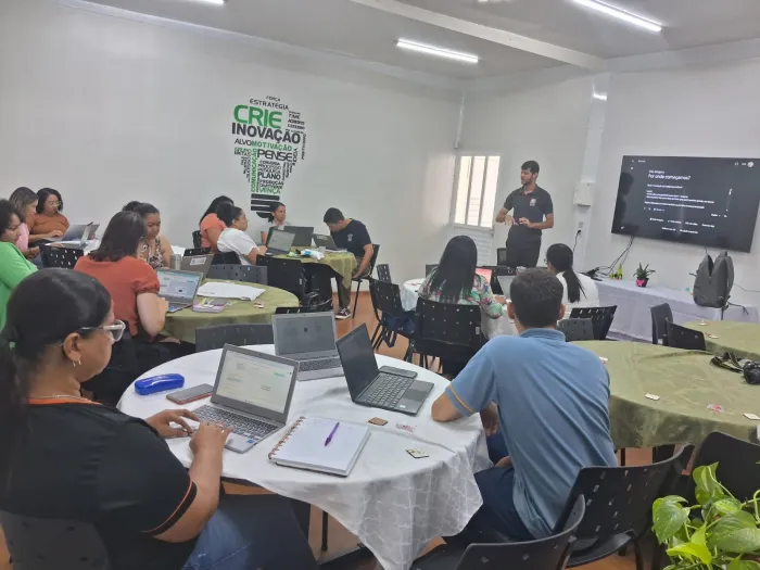 Educação inteligente: Lucas do Rio Verde capacita profissionais da rede municipal para uso pedagógico da Inteligência Artificial