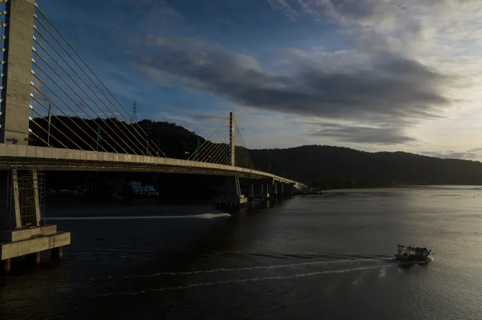 Acesso para ciclistas e pedestres na Ponte de Guaratuba será liberado às 3h de sábado