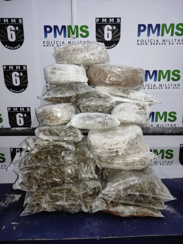 Polícia Militar Prende Jovem com Quase 18 kg de Skunk em Rodoviária de Corumbá