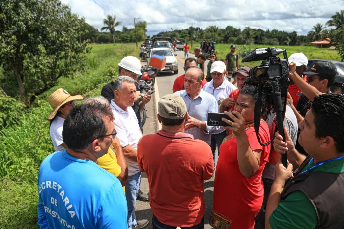 - Comissão liderada pelo secretário Aparício Bandeira realizou vistoria para o início das obras (Foto: divulgação)