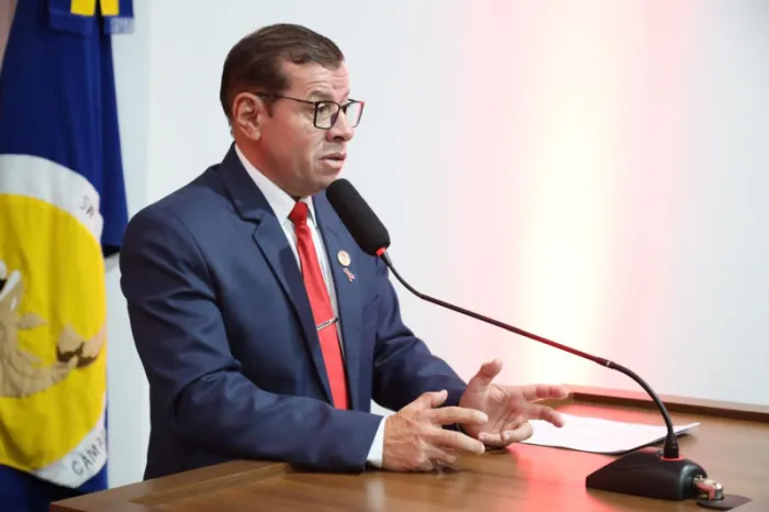 Pedro Pepa articula com deputado Zé Teixeira obras de drenagem e asfalto no Parque das Nações I