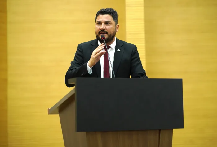  Jean Mendonça na tribuna durante sessão da Alero (Foto: Arquivo I Secom ALE/RO)
