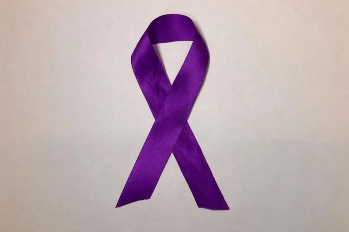 Campanha Maio Roxo é dedicada à conscientização sobre as doenças inflamatórias intestinais - Pedro Júnior