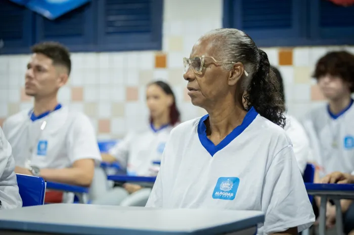 Exame é voltado para jovens e adultos que abandonaram os estudos e desejam retomá-los - Alexandre Teixeira/ Ascom Seduc