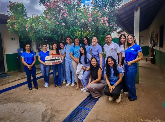 - Equipe do Centro Socioeducativo da Região Tocantina e acadêmicos do curso de Odontologia e Enfermagem (Foto: Divulgação)
