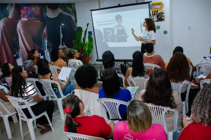 Palestra fortalece empreendedorismo feminino com foco em finanças