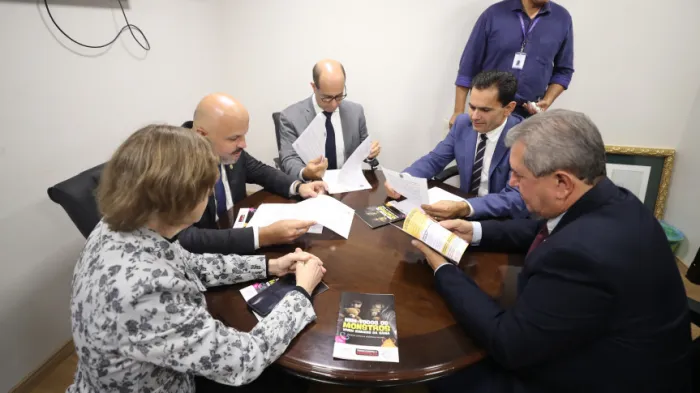 Reunião ocorreu após as sessões plenárias desta terça-feira (5). - Créditos: Valdir Amaral/Alep