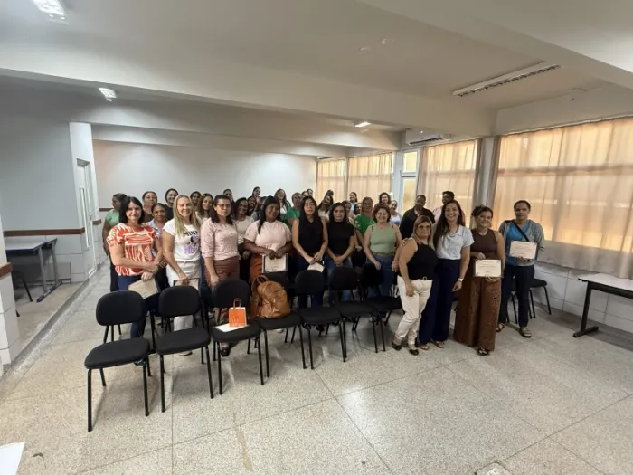 Educação capacita auxiliares de professor para atendimento especializado a crianças com TEA e transtornos do neurodesenvolvimento