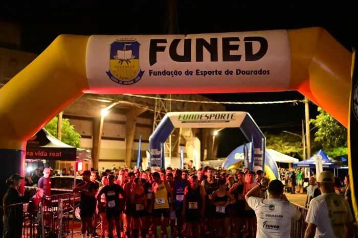Corrida do Trabalhador reuniu esporte e lazer em edição noturna em Dourados