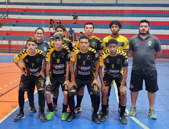 Em pé (da esquerda para a direita): Silvana Requena, Matheus Nunes, Ademir Altamiranda, Diogo Lopes e Fernando Zanchietta. Agachados: Murilo Dourado, Alessandro Belarmino, Vitor Leonardo e Diogo Junio.