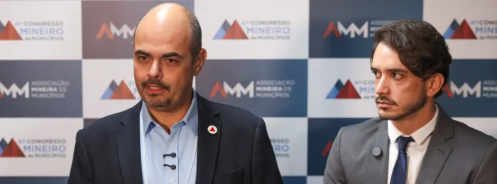 Em congresso da Associação Mineira de Municípios, Estado anuncia aditivo ao acordo de saúde