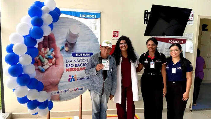 HRPC promove ação educativa sobre uso seguro de medicamentos para pacientes e acompanhantes da hemodiálise