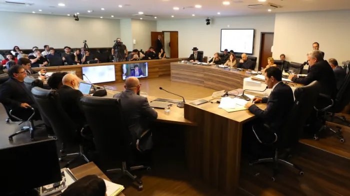 As análises e deliberações ocorreram ao longo da manhã e tarde desta quarta-feira (6). - Créditos: Valdir Amaral/Alep