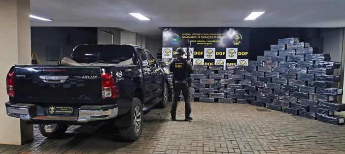 DOF recupera caminhonete furtada carregada com 1,6 tonelada de maconha