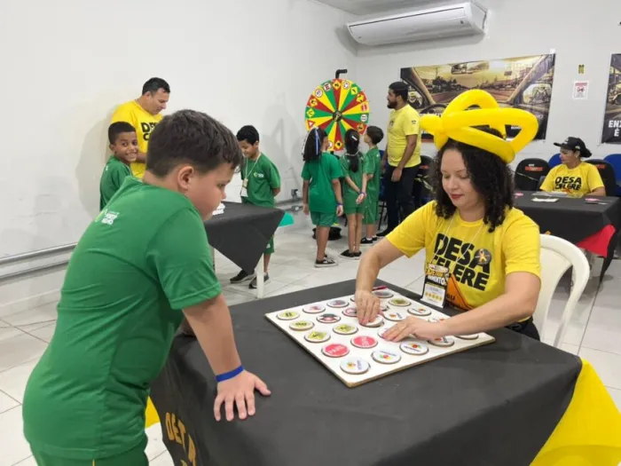 A programação reuniu alunos da rede pública municipal e estadual de ensino fundamental em um dia de atividades voltadas à conscientização e à educação para um trânsito mais seguro