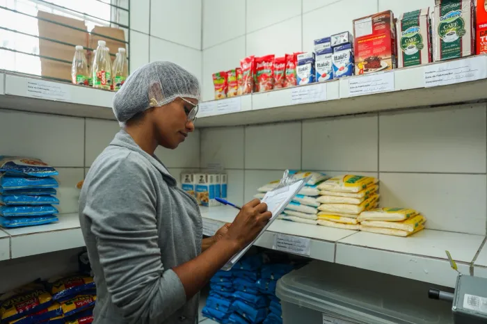 Candeias: Nutricionistas da SEDUC realizam inspeção da alimentação escolar em toda Rede Municipal de Ensino