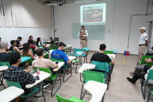 Prefeitura reforça conscientização no trânsito com palestra educativa em instituição de ensino
