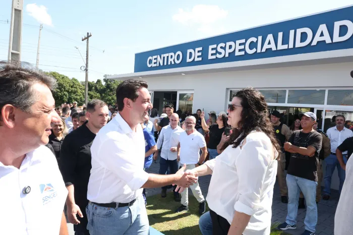 Governador inaugura Centro de Especialidades, ala cirúrgica e anuncia maternidade em Sengés