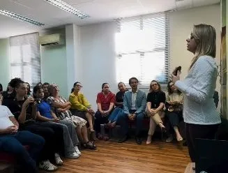 Delegada da DEAIJ ministra palestra na Procuradoria-Geral do Estado