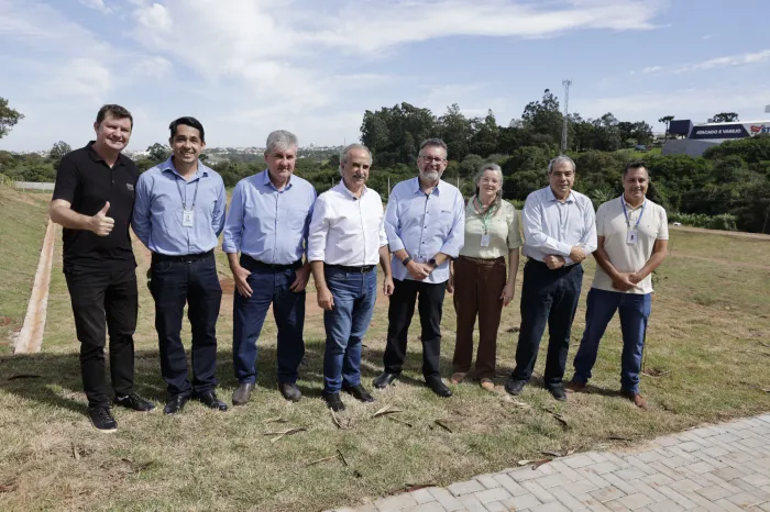 Sanepar entrega em Cascavel área revitalizada após obra de desassoreamento do Lago Municipal