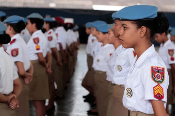 O programa é destinado aos estudantes regularmente matriculados no Ensino Médio dos Colégios Tiradentes da Polícia Militar e do Colégio Militar Dom Pedro II do Corpo de Bombeiros Militar de Rondônia