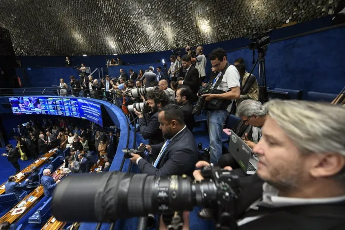 Fotógrafos fazem a cobertura da atividade do Plenário do Senado - Foto: Edilson Rodrigues/Agência Senado