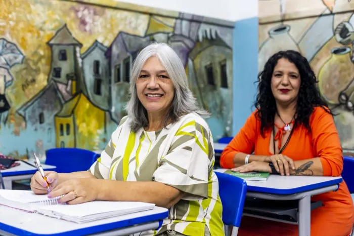Mães encontram nas escolas de presença flexível de SP oportunidade para concluir Ensino Médio e realizar sonhos