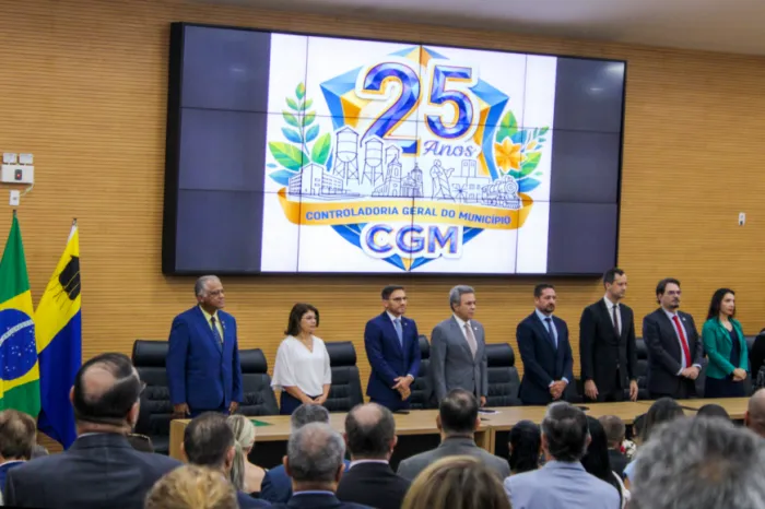 A homenagem teve como destaque a relevância no fortalecimento integridade e da boa governança no âmbito da Administração Pública Municipal, ao longo de seus 25 anos de atuação