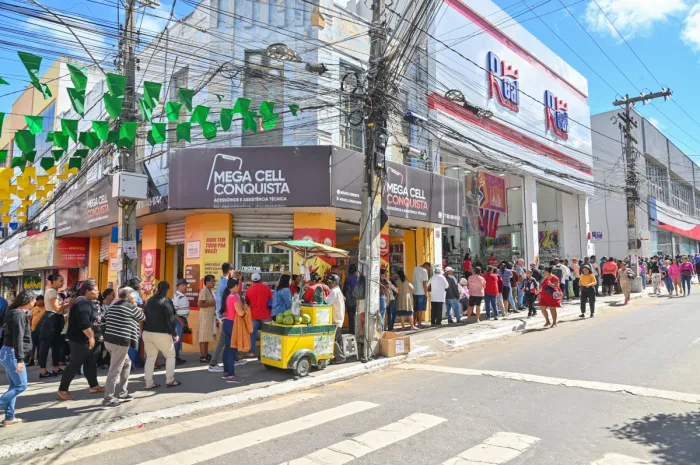 Procon notifica agência bancária por descumprimento de leis municipais em Vitória da Conquista