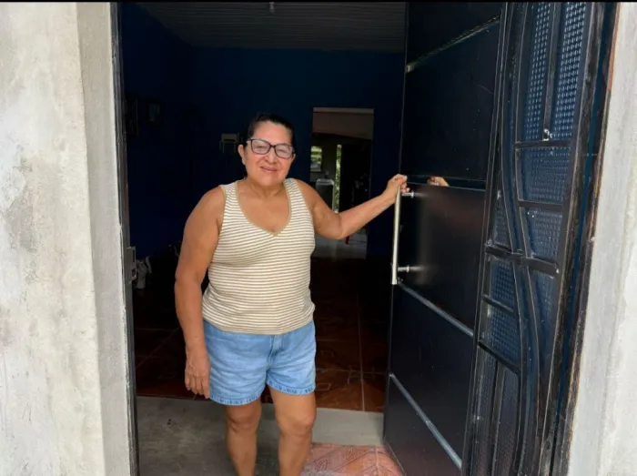 Em homenagem às mães, governador Roberto Cidade antecipa pagamento do Auxílio Estadual do mês de maio