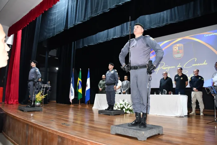 Solenidade marca passagem de comando do 12º Batalhão, em Linhares