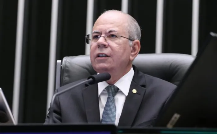 Relator apresentará fonte de financiamento para piso salarial de farmacêuticos