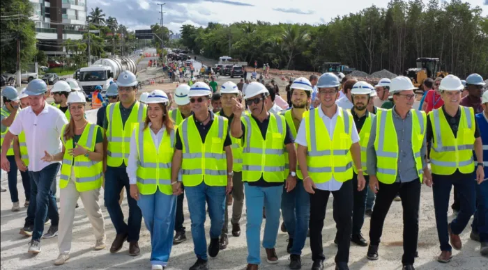 Governador vistoria viaduto do Complexo Viário Senadora Maria do Carmo Alves e confirma entrega em dia 27 de maio // Foto: Reinaldo Moura