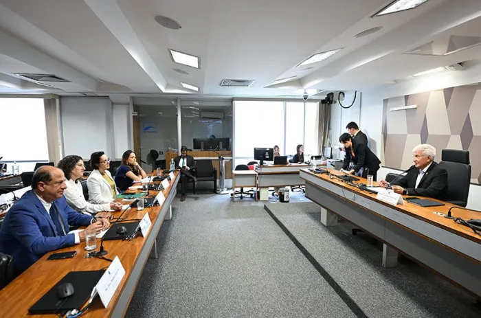 Debate da Frente Parlamentar em Favor da Educação Profissional e Tecnológica foi presidido por Astronauta Marcos Pontes - Foto: Edilson Rodrigues/Agência Senado