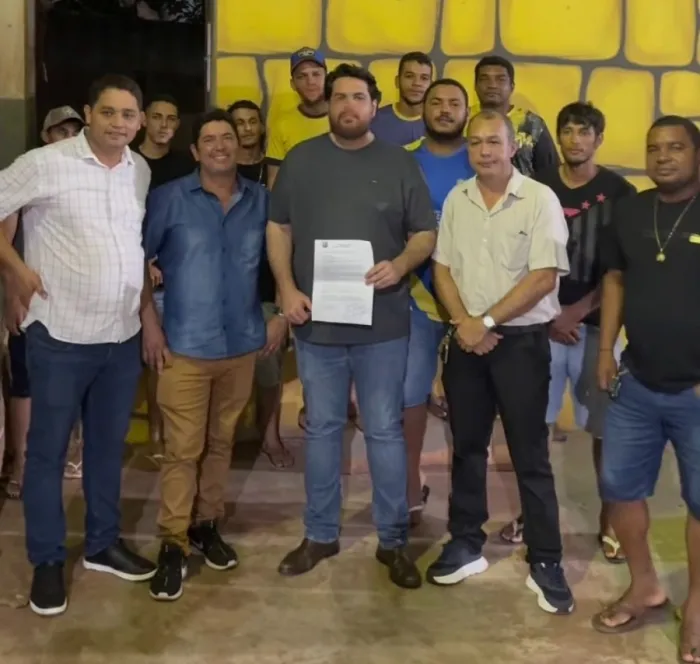  Deputado Jean Oliveira confirma apoio à realização de campeonato noturno de futebol amador em Novo Horizonte (Foto: Assessoria parlamentar)